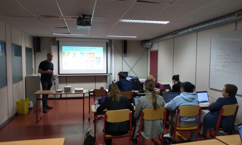 Mondelinge presentatie aan studenten Hotelmanagement van de Haute-École Provinciale de Namur (05/10/23)