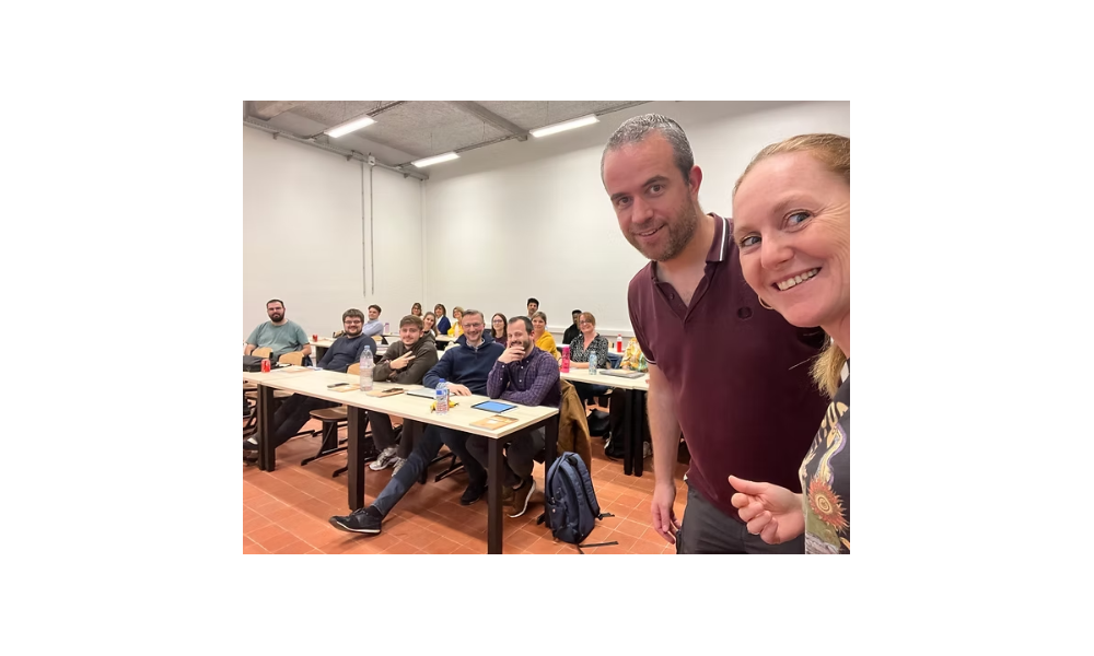 Mondelinge presentatie op de cursussen Duurzame Ontwikkeling en Maatschappelijk Verantwoord Ondernemen in verschoven uurroosters op de campus van de UCharleroi (25/09/2024)