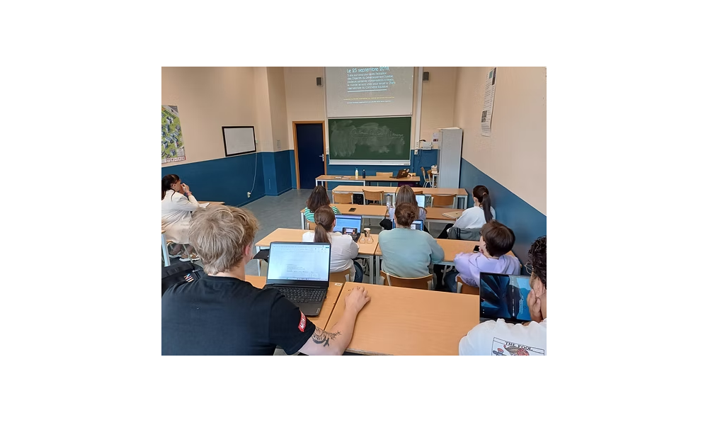 Conference during the Sustainability course in front of the students of the Bachelor's degree in Hotel Management at HelHa La Louvière (15/05/2024) 