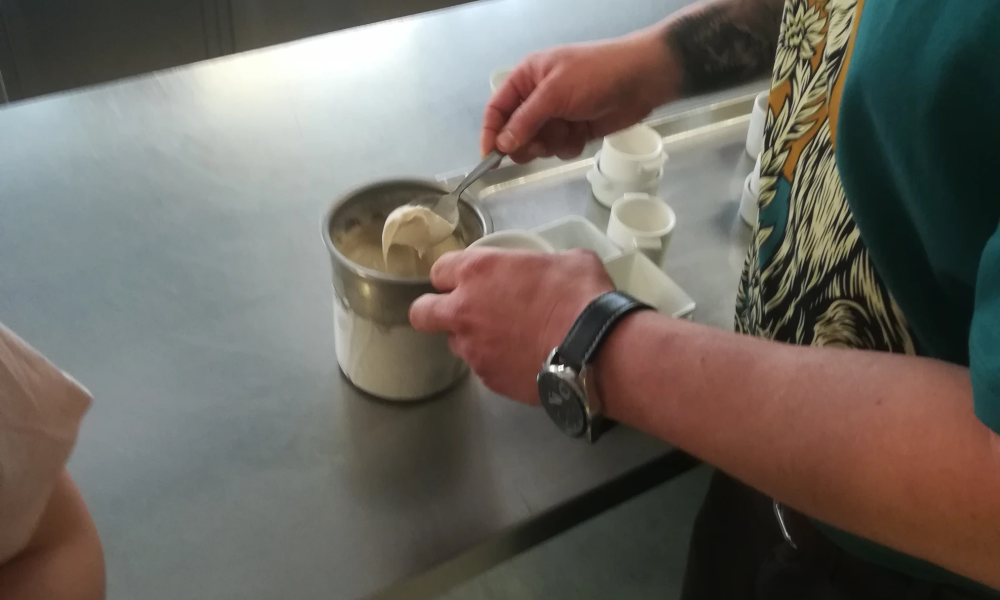 Conférence et fabrication de glaces équitables au cours de cuisine de l'IFAPME-Dinant ! (08/05/2023)